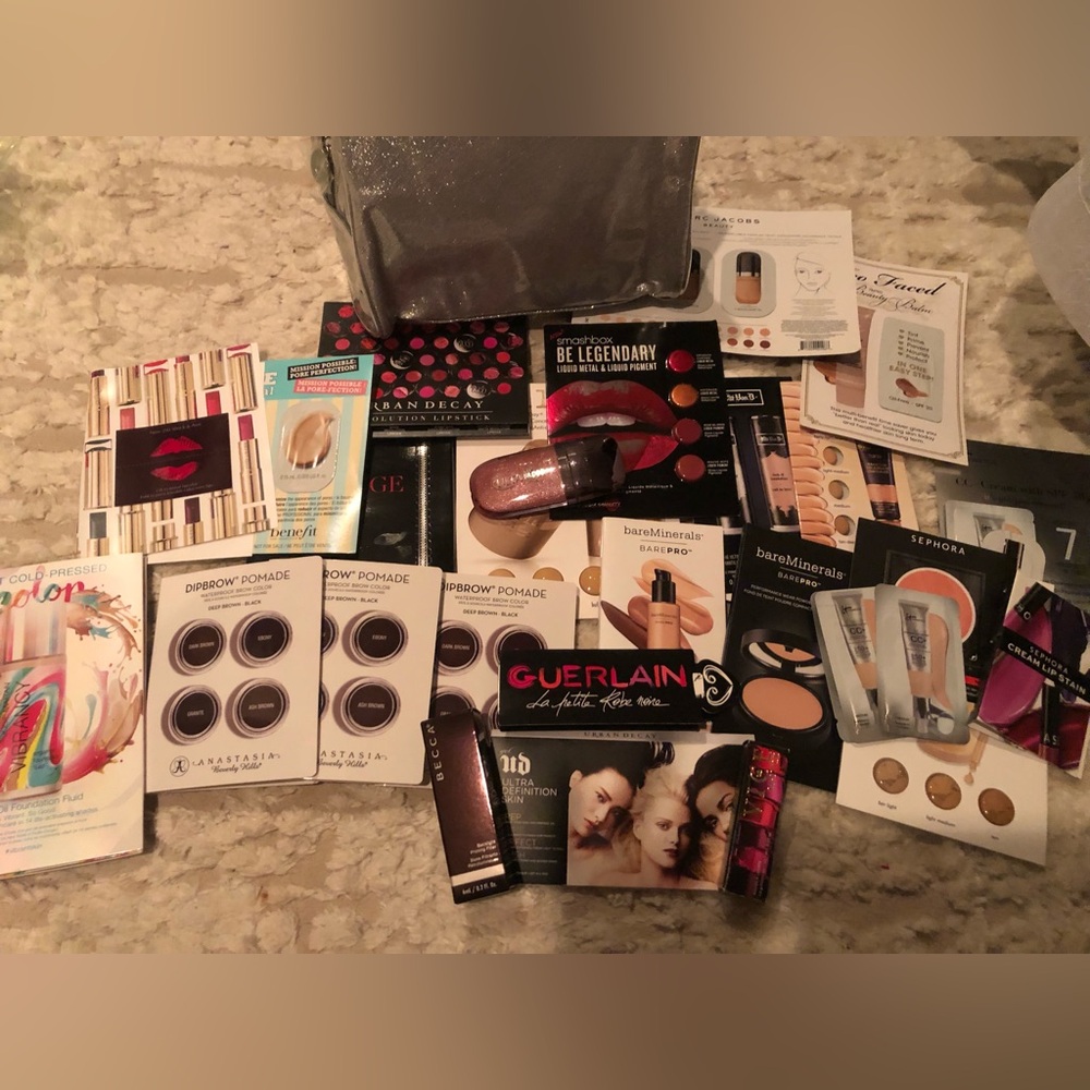 New! Bunch of makeup samples!